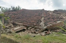 Update Gempa Tuban,...