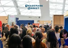 Curi Perhatian Warga...