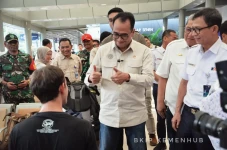 Menhub Pastikan Kelancaran...