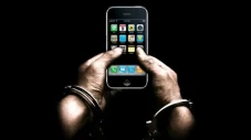 iPhone Keluarga Pasien...