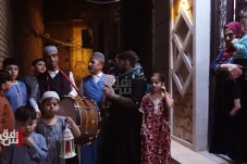 Anak-Anak Irak Hidupkan...