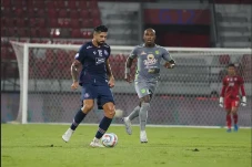 Arema FC vs Persebaya...