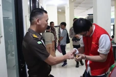 Momen Jaksa Berikan...