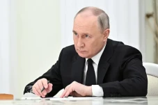 Putin: Jet Tempur F-16...