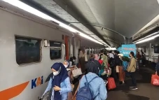 Libur Paskah, Pengguna...