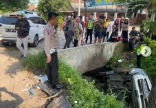 Sopir Ngantuk, Mobil...