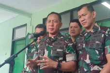 Panglima TNI Akan Percepat...