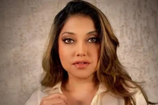 Sarah Azhari Komentari...