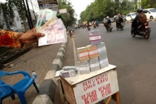 Bagaimana Hukum Tukar...