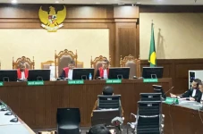 Divonis 6 Tahun Bui,...