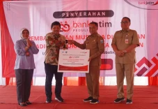 Salurkan CSR, Bank Jatim...