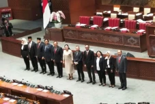 Sidang Paripurna, DPR...