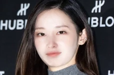 Jeon Jong Seo Hadapi...