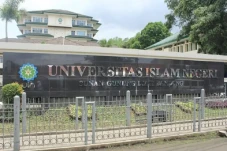 5 Kampus dengan Jumlah...
