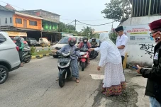 Berbagi Keberkahan Ramadan,...