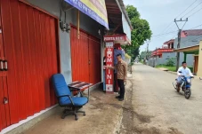 Penjaga Warung Dibacok,...