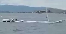 Diterpa Gelombang, Kapal...