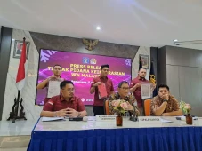 Masuk Indonesia Tanpa...
