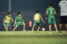 Apes, 2 Pemain Persebaya...
