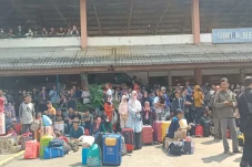 Lebih 40 Bus di Terminal...