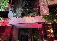 Gedung LBH Jakarta Terbakar,...
