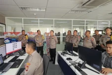 Tingkatkan Pelayanan...
