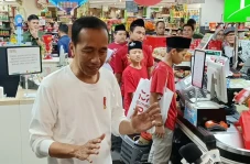 Gelar Open House Lebaran...
