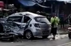 Honda Brio Tabrak 3...