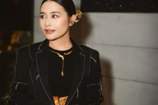 Prilly Latuconsina Dihujat...
