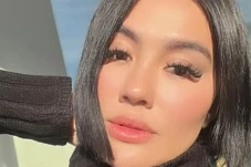 Agnez Mo Masuk Daftar...