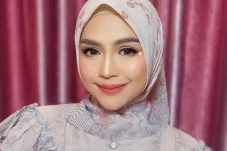 Ria Ricis Rayakan Lebaran...