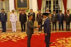 56 Kolonel Pecah Bintang...