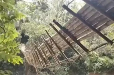 Jembatan Gantung Leuwi...