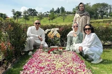 BCL Ziarah ke Makam...