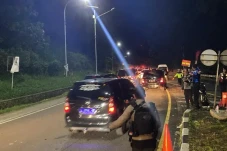 Polisi di Jalur Gentong...