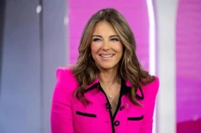 Elizabeth Hurley Dituduh...