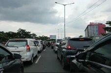 15 Ribu Kendaraan Keluar-Masuk...
