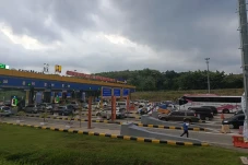 Kendaraan yang Melintas...