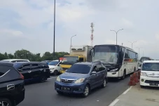 Contraflow 2 Lajur Tol...