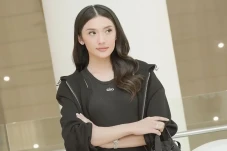 Anissa Aziza Istri Raditya...