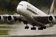 Perang Pecah, Singapore...