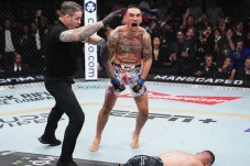 Hasil UFC 300: Pukulan...