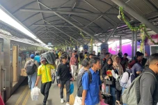 Puncak Arus Balik Lebaran,...
