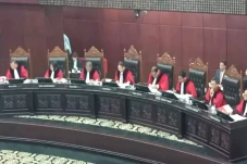 Apa Putusan MK tentang...