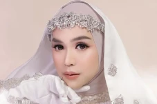 5 Potret Ria Ricis Tampil...