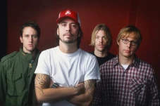10 Asal-usul Nama Band...