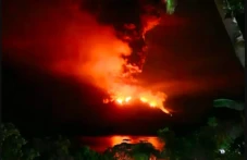 Gunung Ruang Sulut Erupsi,...