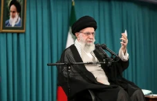 Ali Khamenei, Pemimpin...