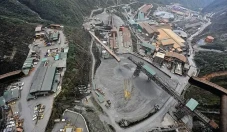 Freeport Cetak Laba...
