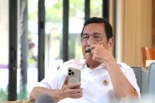 Jokowi Dapuk Luhut Jadi...